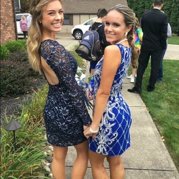 Formal Dress - Picture 6 of 8